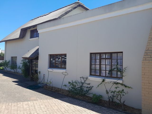 4 Bedroom Property for Sale in Albertinia Western Cape